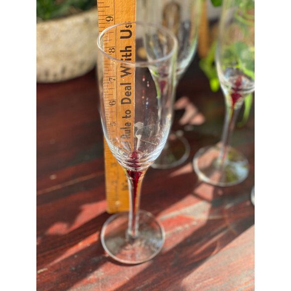 Red blood drop glass wine glasses champagne flutes small chip on one - Picture 4 of 4
